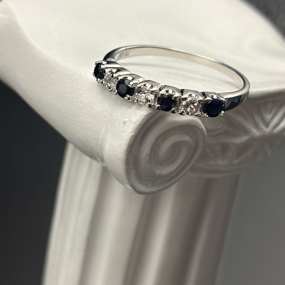 0.24ct Genuine Black Sapphire and White Topaz 925 Sterling Silver Ring Size 7